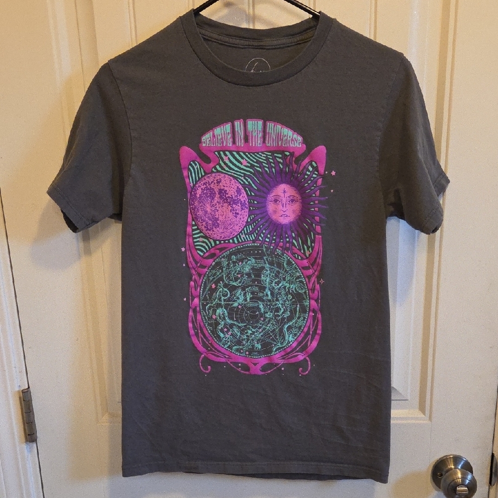 Sun Moon Zodiac Constellations "Believe In The Universe" Gray Graphic Tshirt - Picture 4 of 7